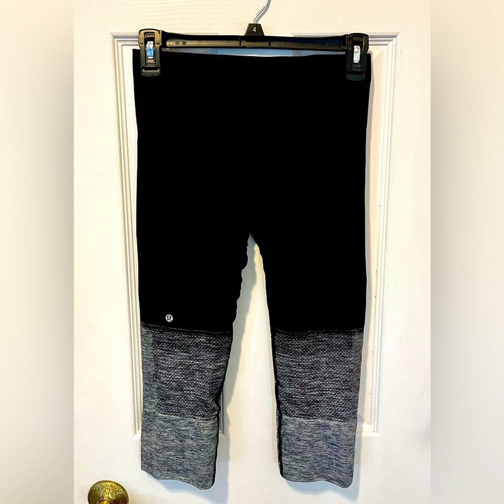 Lululemon Color Block Cropped Legging / Yoga Pant